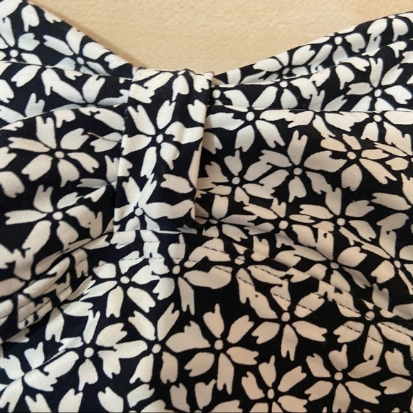 Nip Tuck Australia women’s black & white halter  swimsuit in size 6 - Picture 2 of 13